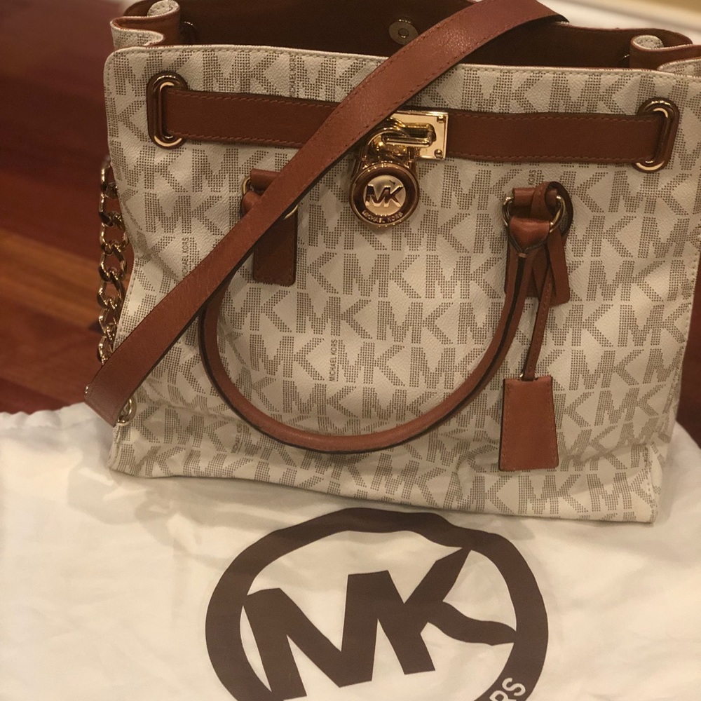 Michael Kor white signature bag